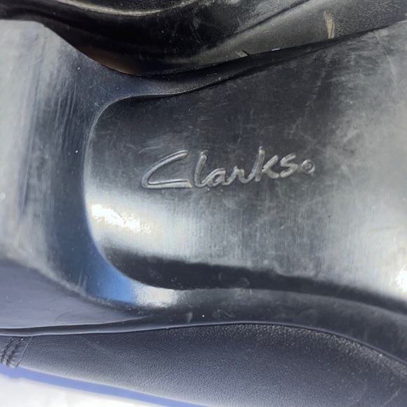 Clarks Black Leather little bootie Loafers Sz 7.5 - Picture 7 of 8